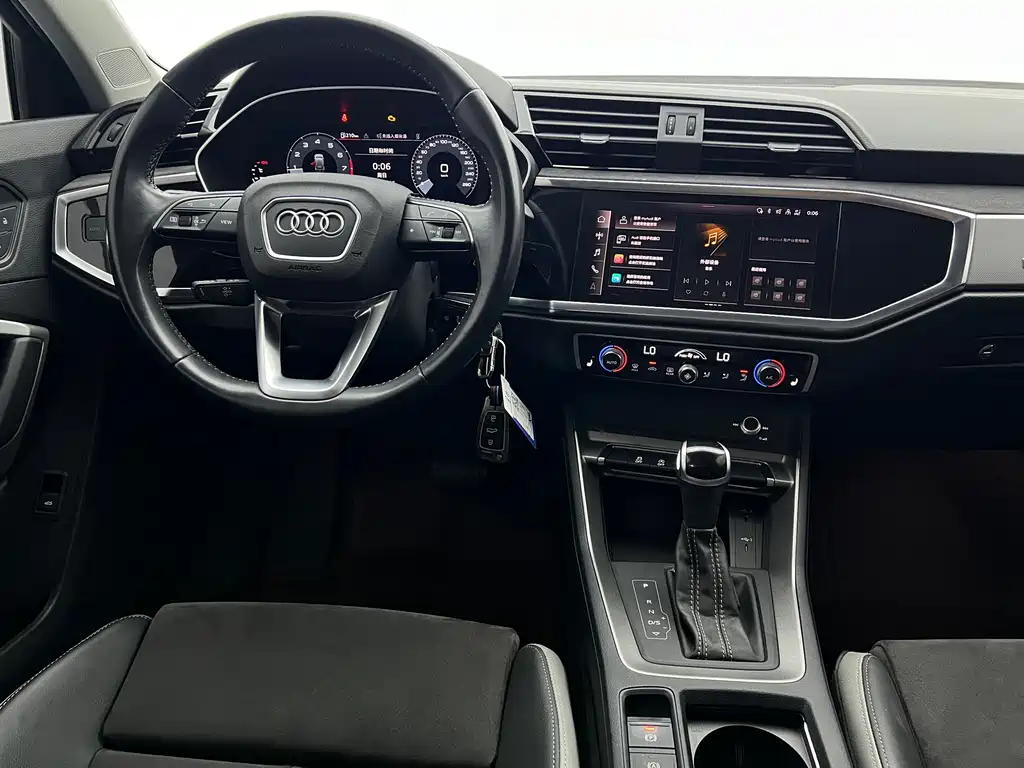 Audi Q3 2022 — фото 19