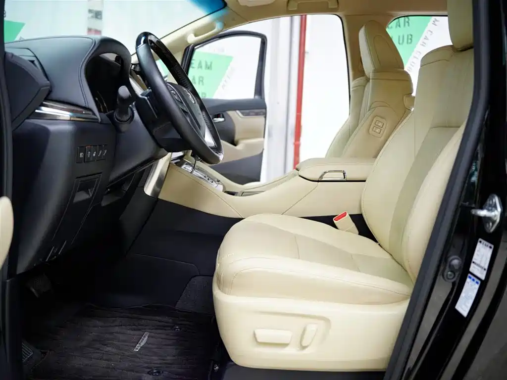Toyota Alphard 2023 — фото 25