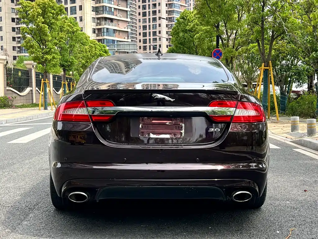 Jaguar XF 2015 — фото 6