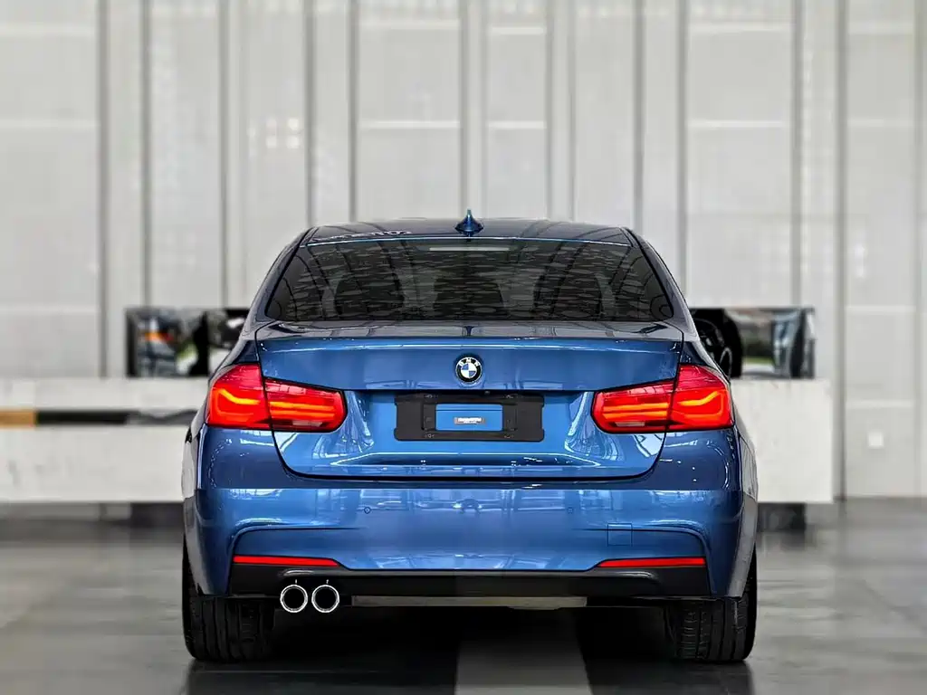 BMW 3 Series 2018 — фото 8