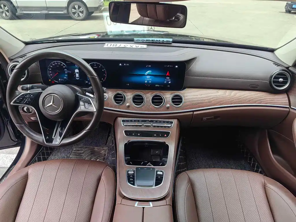 Mercedes-Benz E-Class 2023 — фото 6