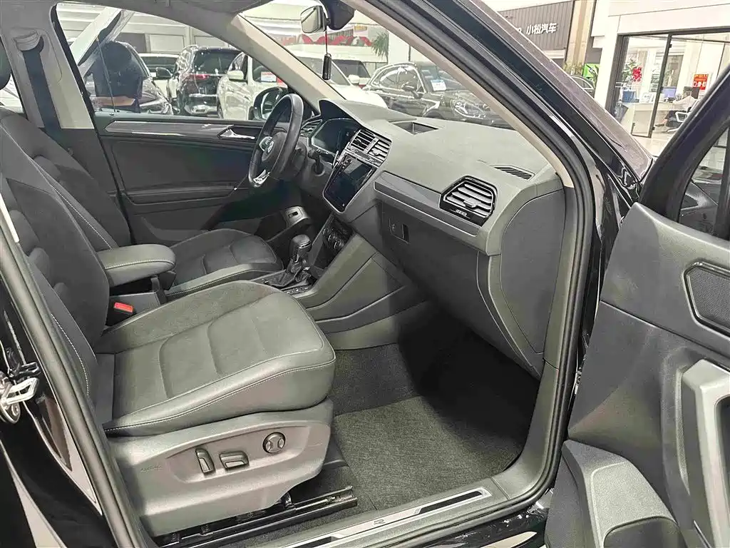 Volkswagen Tiguan L 2021 — фото 16