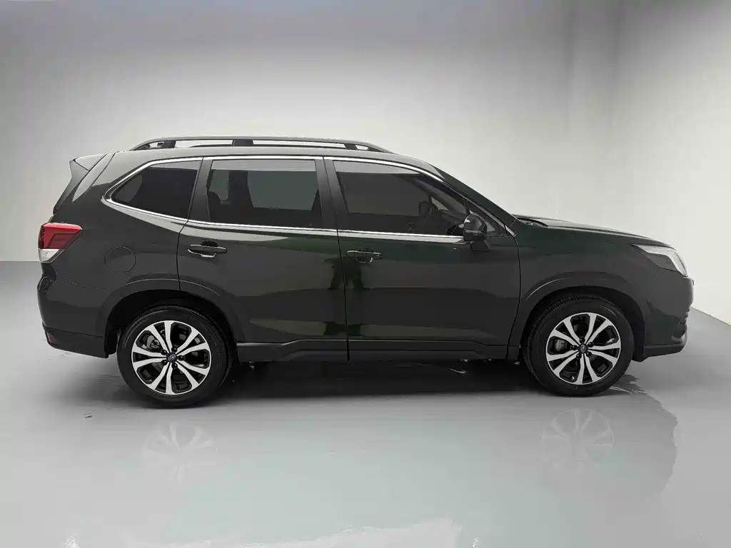 Subaru Forester 2025 — фото 11