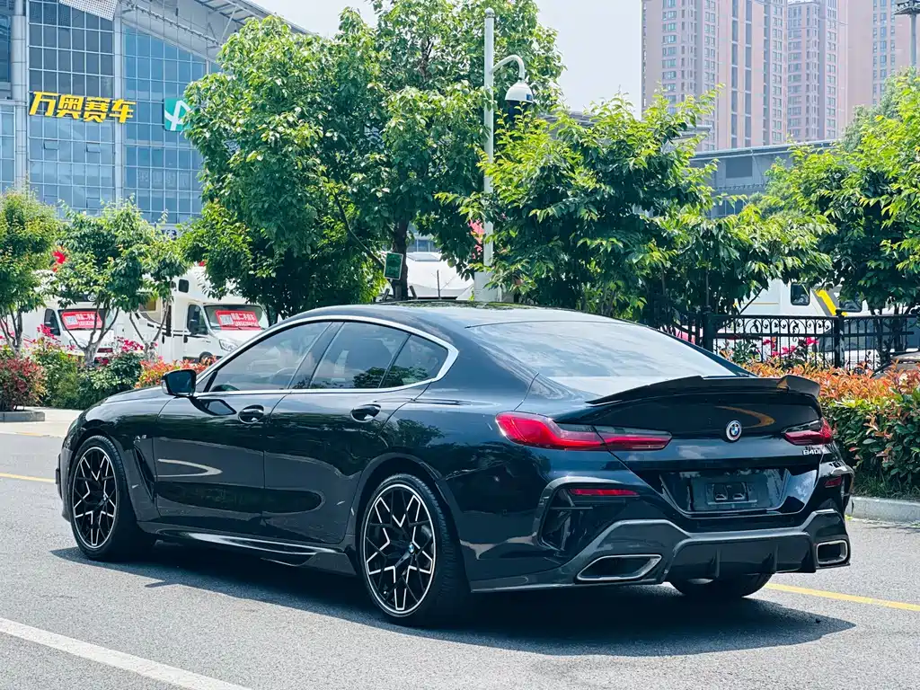 BMW 8 Series 2021 — фото 14