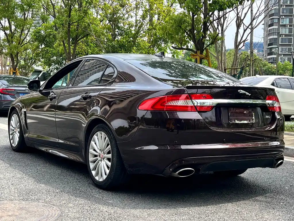 Jaguar XF 2015 — фото 7