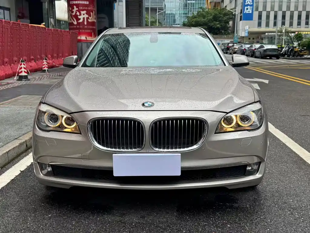 BMW 7 Series 2011 — фото 6