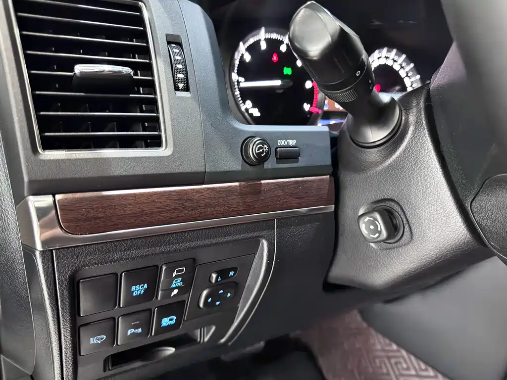 Toyota Land Cruiser 2019 — фото 20