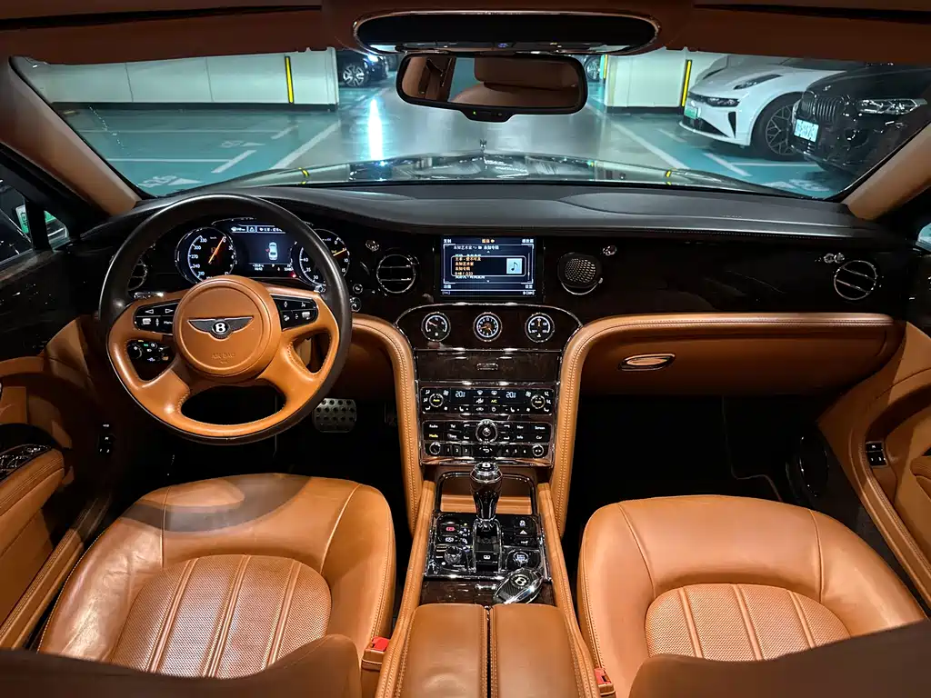 Bentley Mulsanne 2015 — фото 12