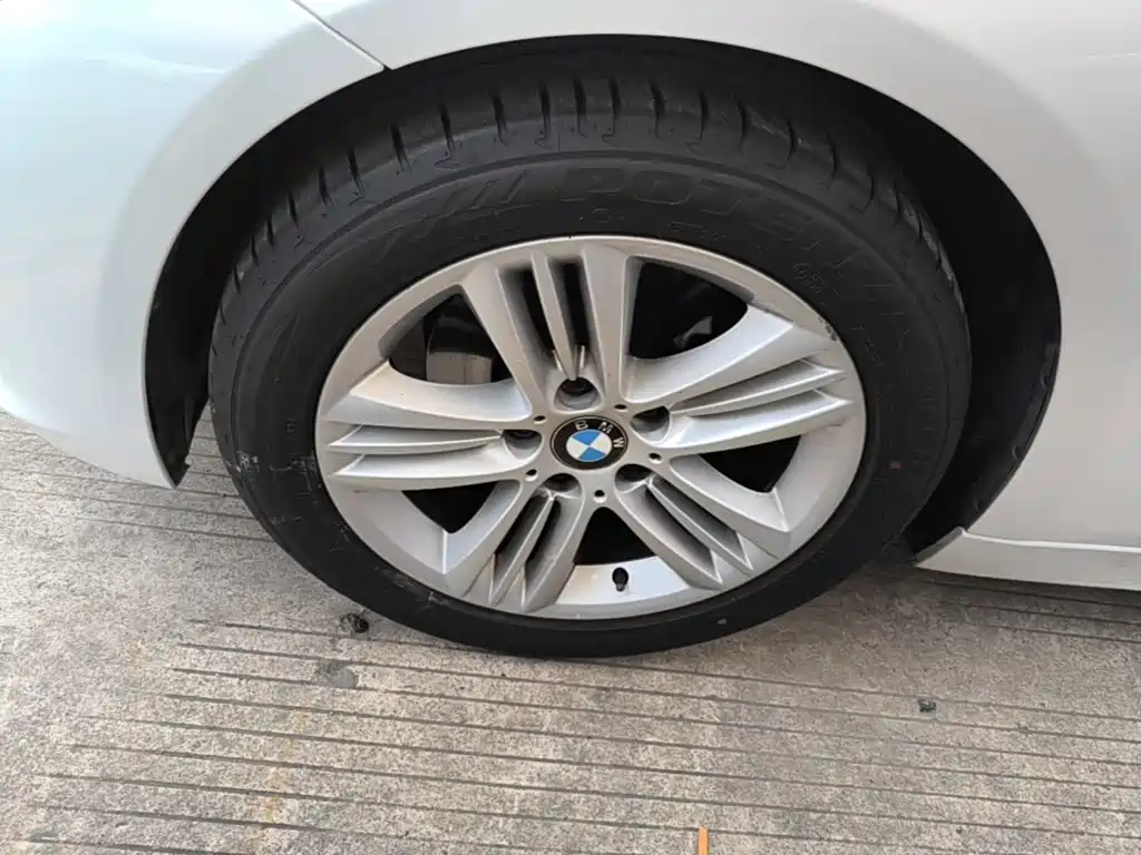BMW 3 Series 2016 — фото 23