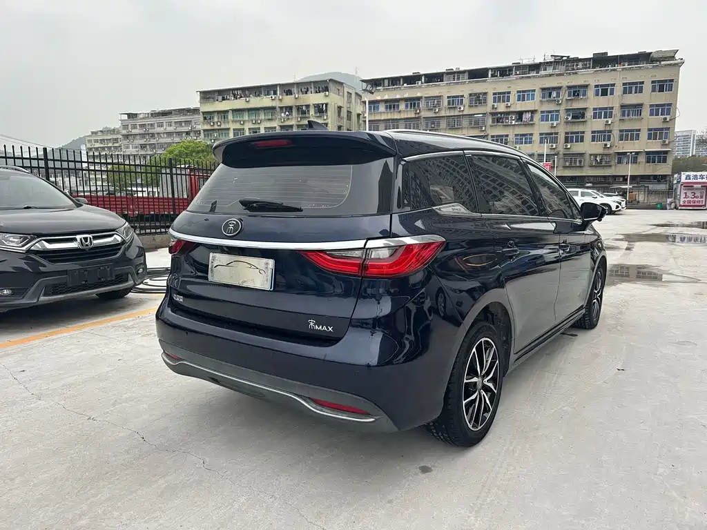 BYD MAX 2019 — фото 19