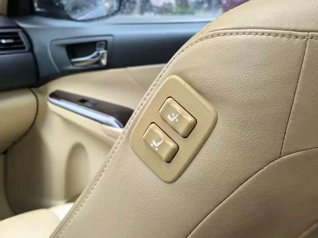 Toyota Camry 2015 — фото 11