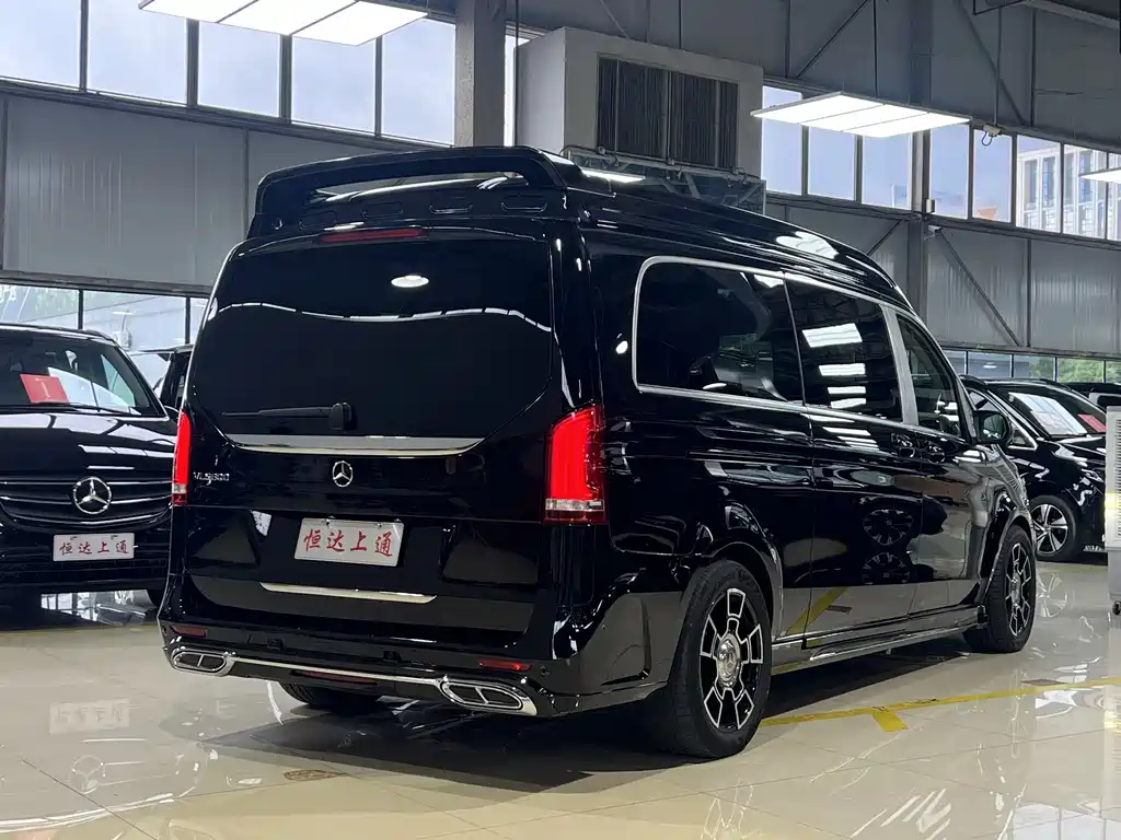 Mercedes-Benz V-Class 2023 — фото 19
