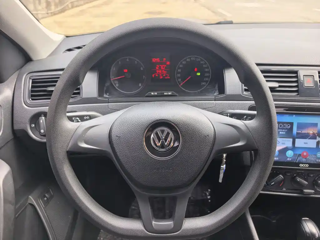 Volkswagen Santana 2018 — фото 14
