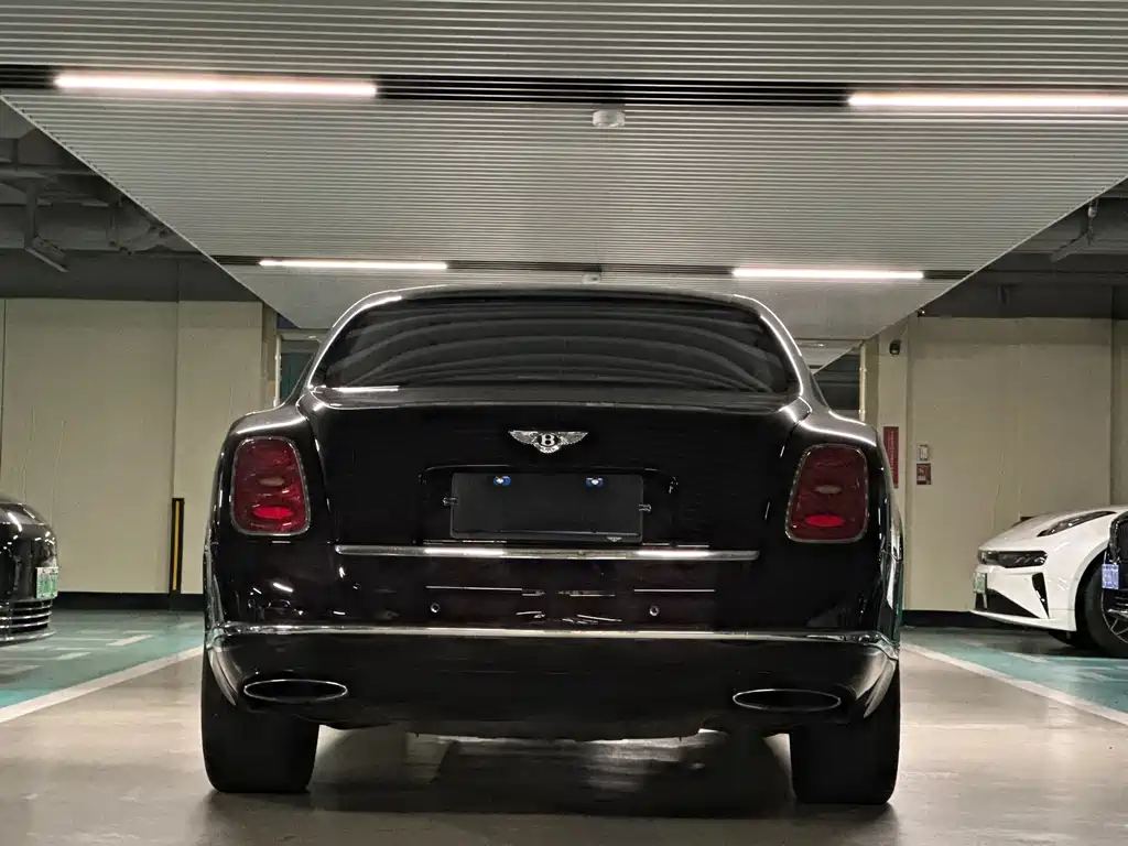 Bentley Mulsanne 2015 — фото 19