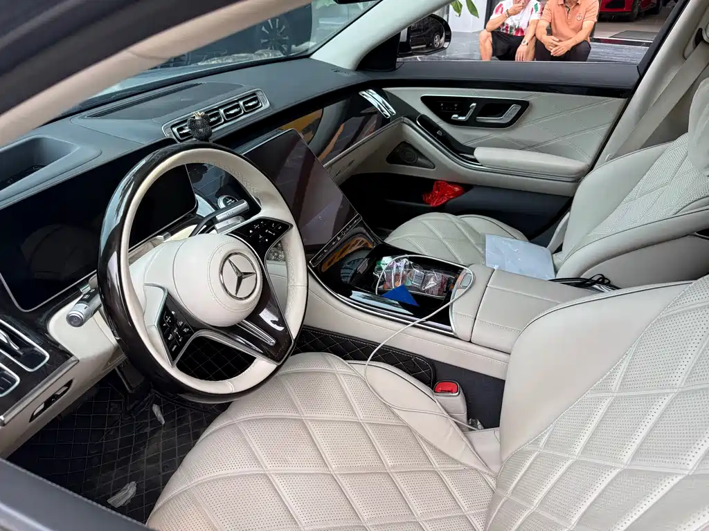 Mercedes-Benz S-Class 2024
