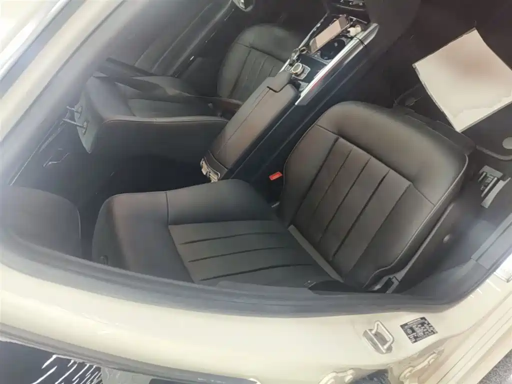 Mercedes-Benz E-Class 2015 — фото 25