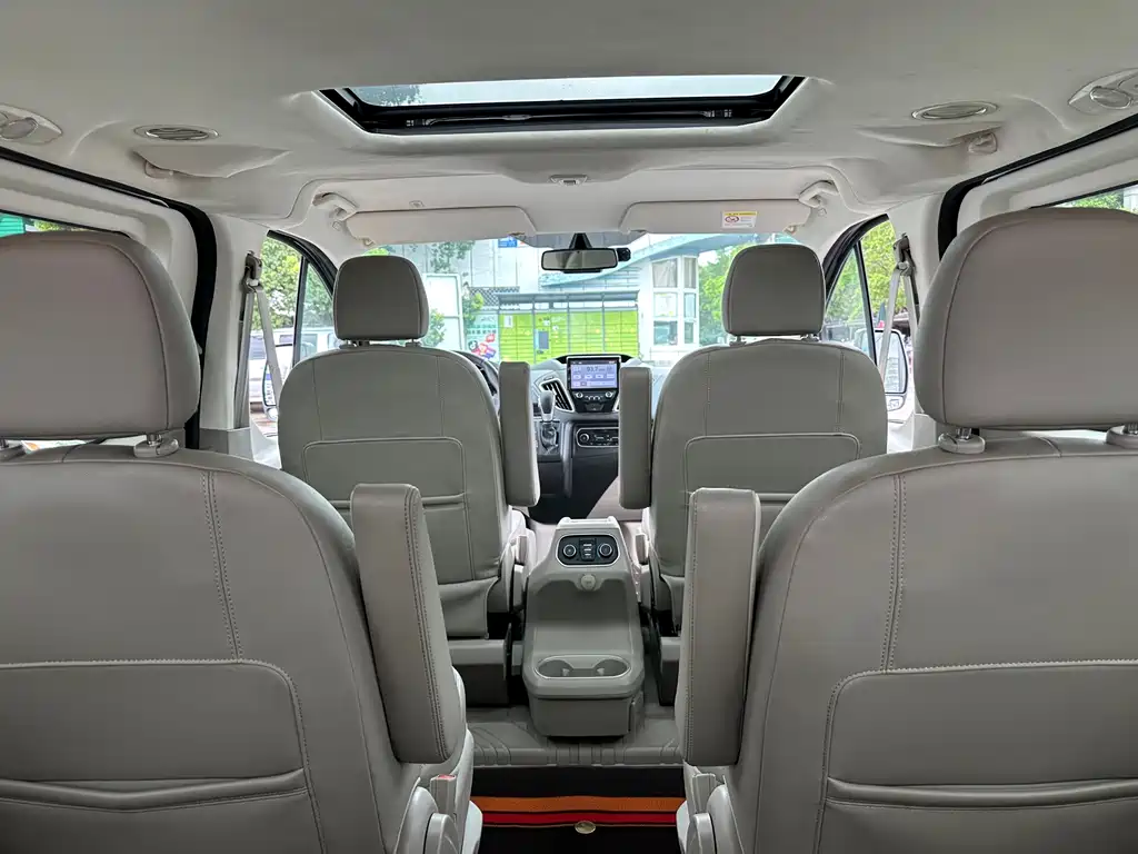Ford Tourneo 2017 — фото 14
