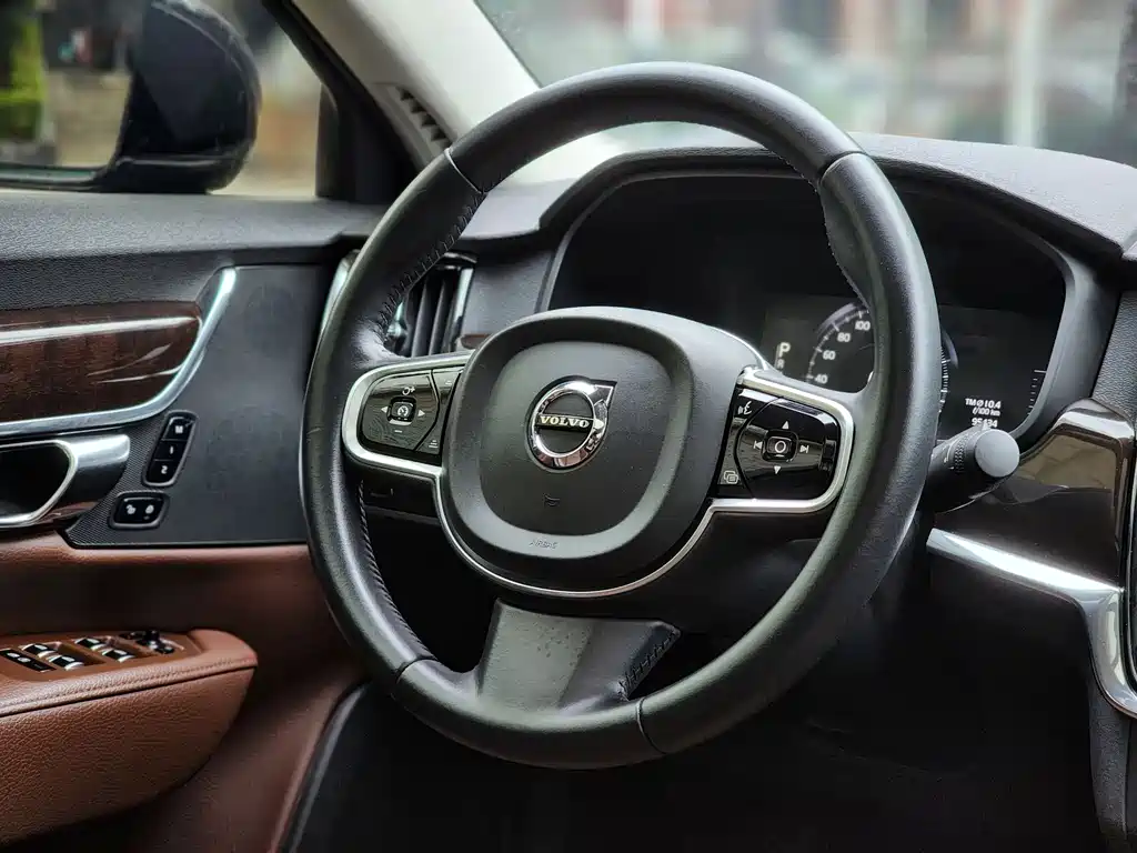 Volvo S90 2018 — фото 9