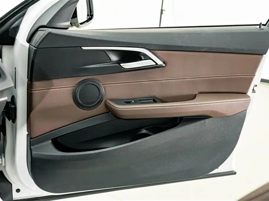 BMW 1 Series 2020 — фото 15