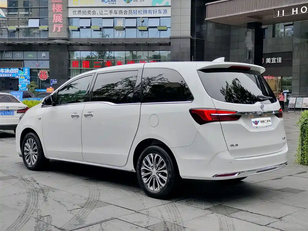 Buick GL8 2023