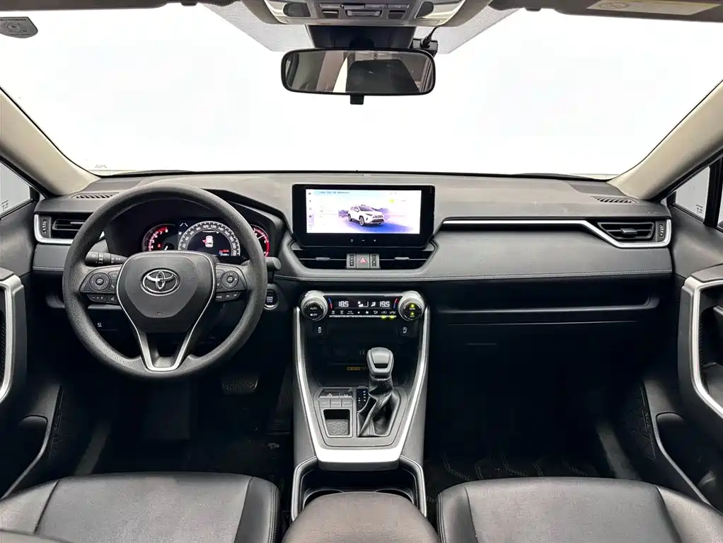 Toyota RAV4 2023 — фото 10