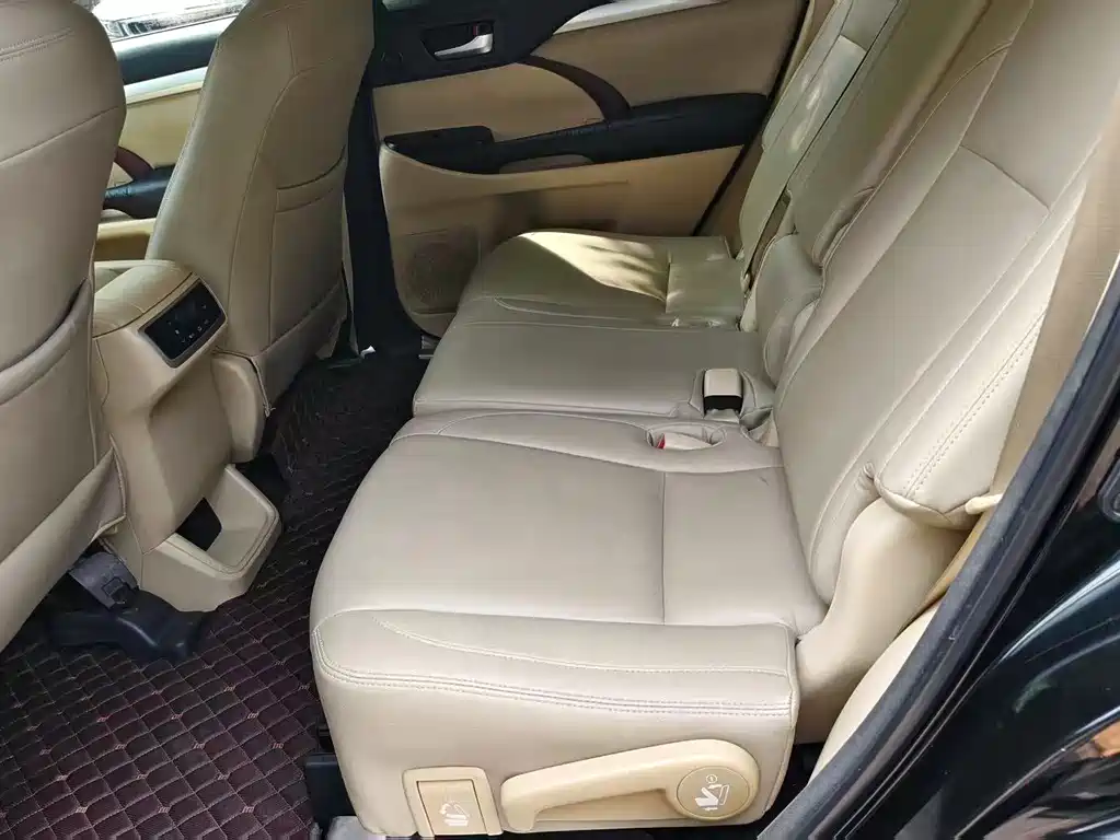 Toyota Highlander 2015 — фото 6