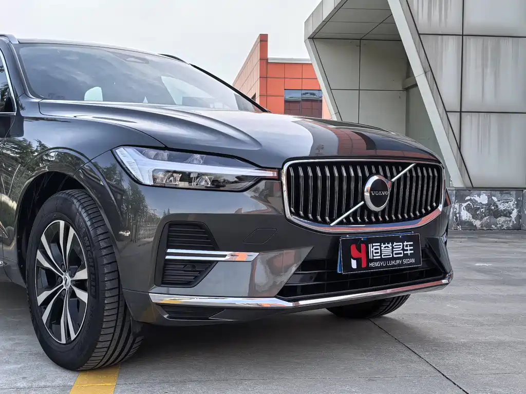 Volvo XC60 2022 — фото 24