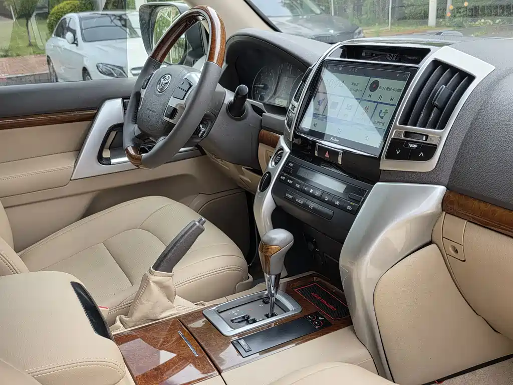 Toyota Land Cruiser 2015 — фото 15