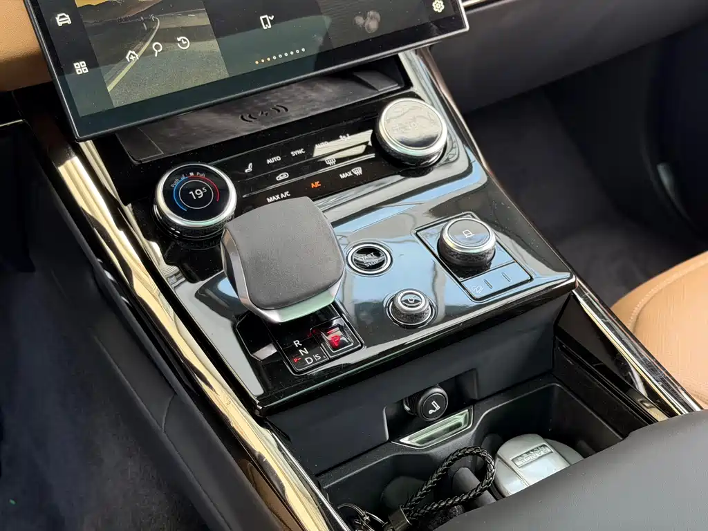 Land Rover Range Rover Sport 2024 — фото 12