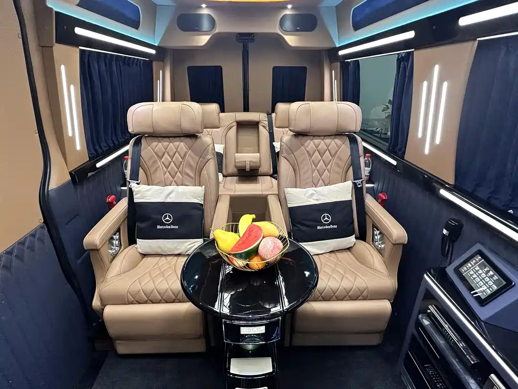 Mercedes-Benz Sprinter 2018 — фото 18