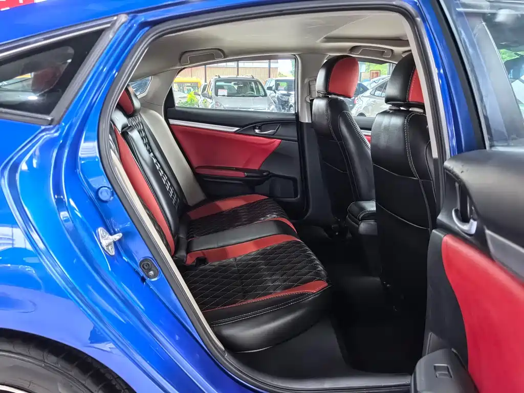 Honda Civic 2019 — фото 11