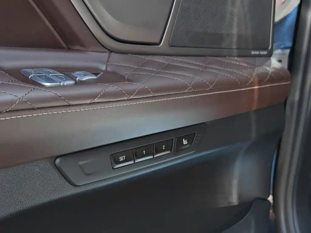 BMW 7 Series 2023 — фото 13