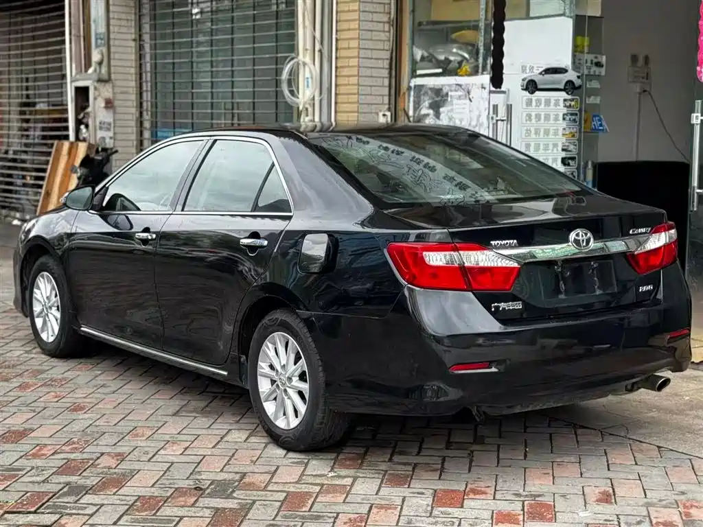 Toyota Camry 2013 — фото 3
