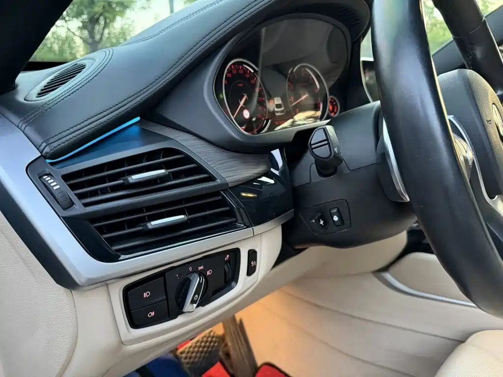 BMW X6 2015 — фото 20