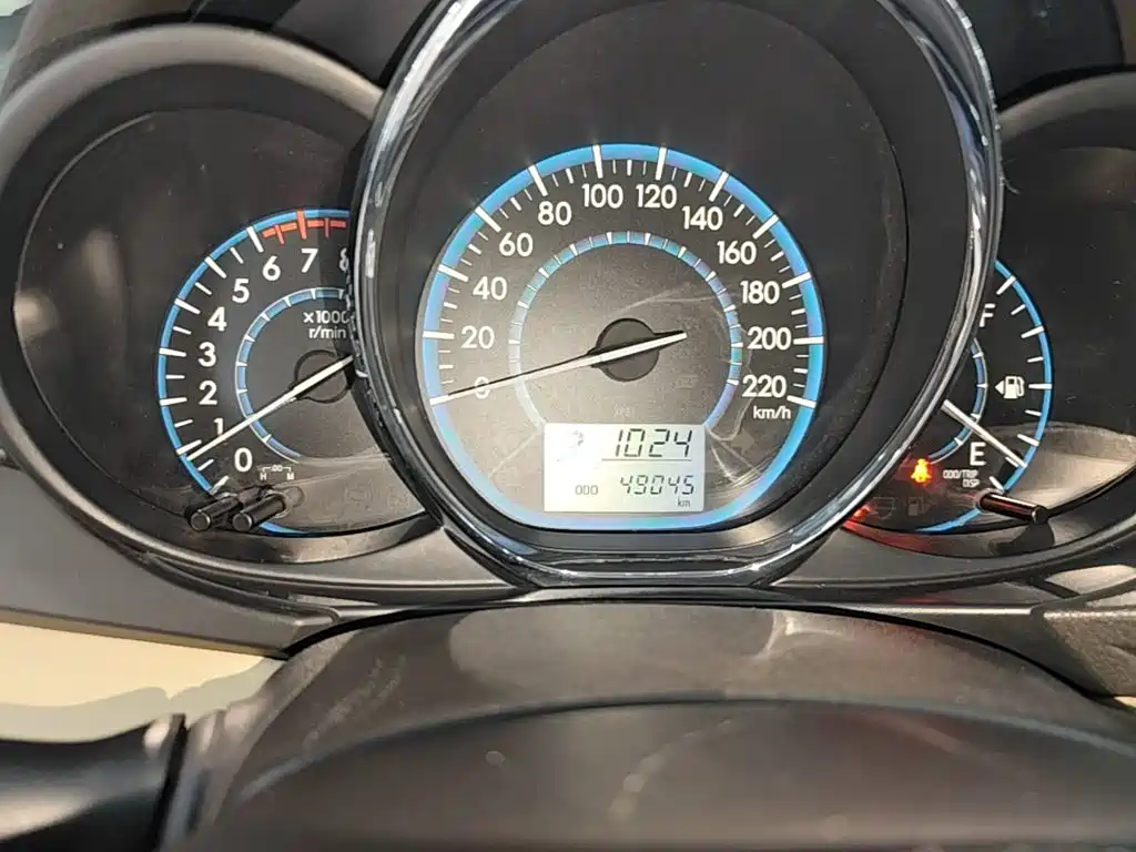 Toyota Vios 2015 — фото 12