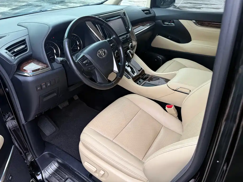 Toyota Alphard 2018 — фото 8