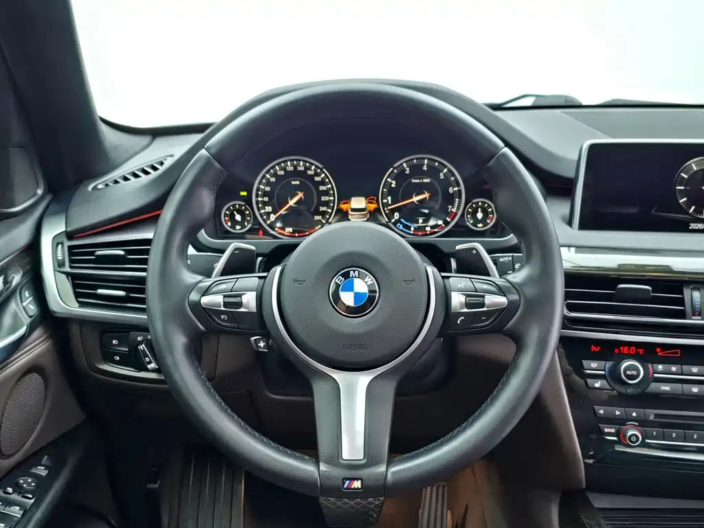 BMW X5 2018 — фото 20