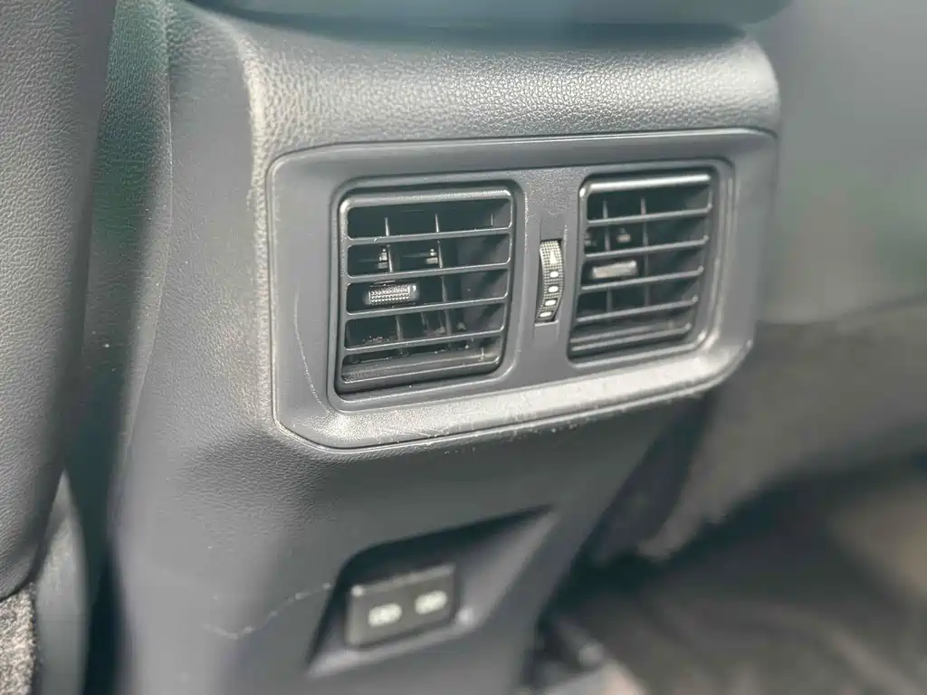 Toyota RAV4 2022 — фото 18