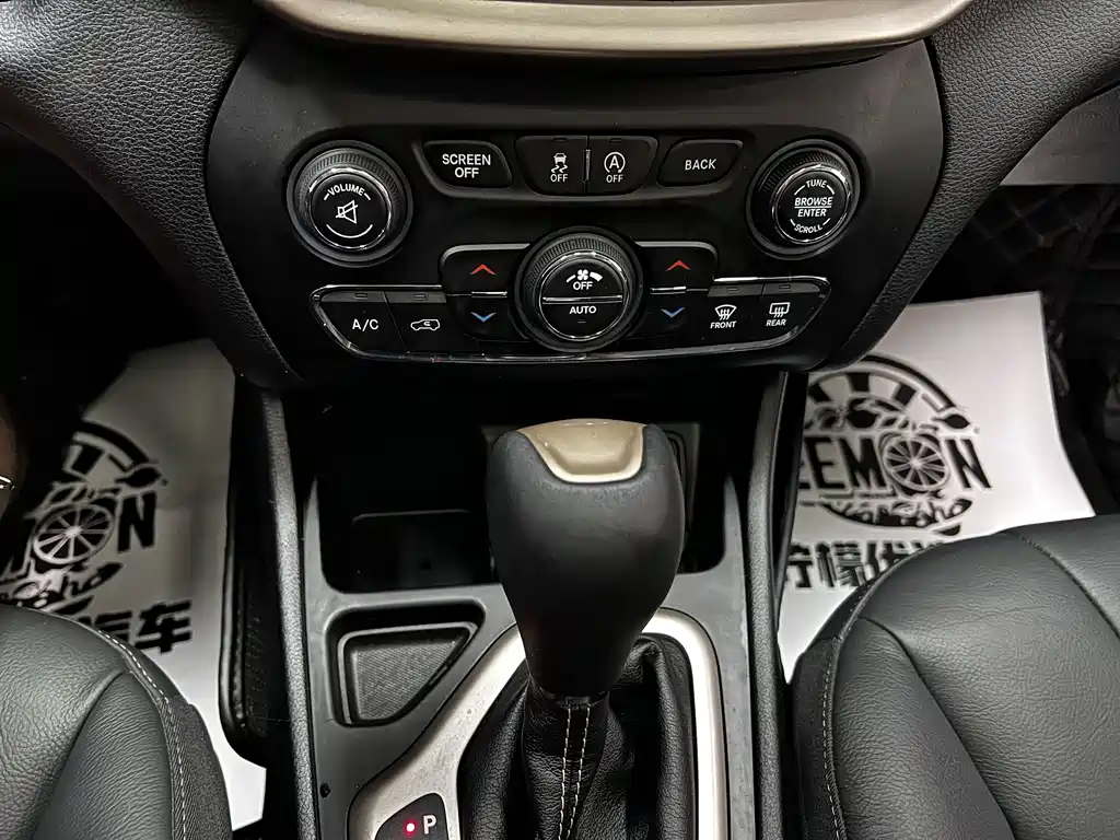 Jeep Cherokee 2018 — фото 43