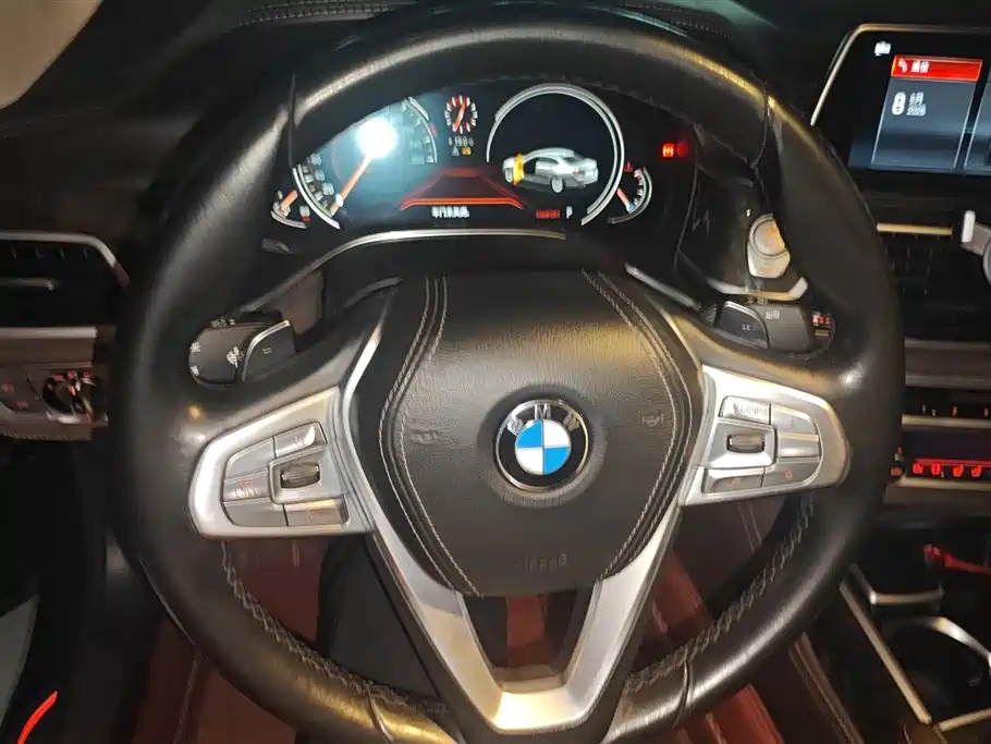 BMW 7 Series 2017 — фото 15