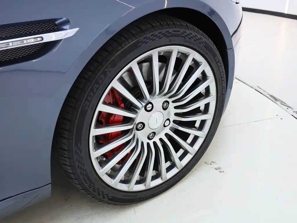 Aston Martin Rapide 2013 — фото 15