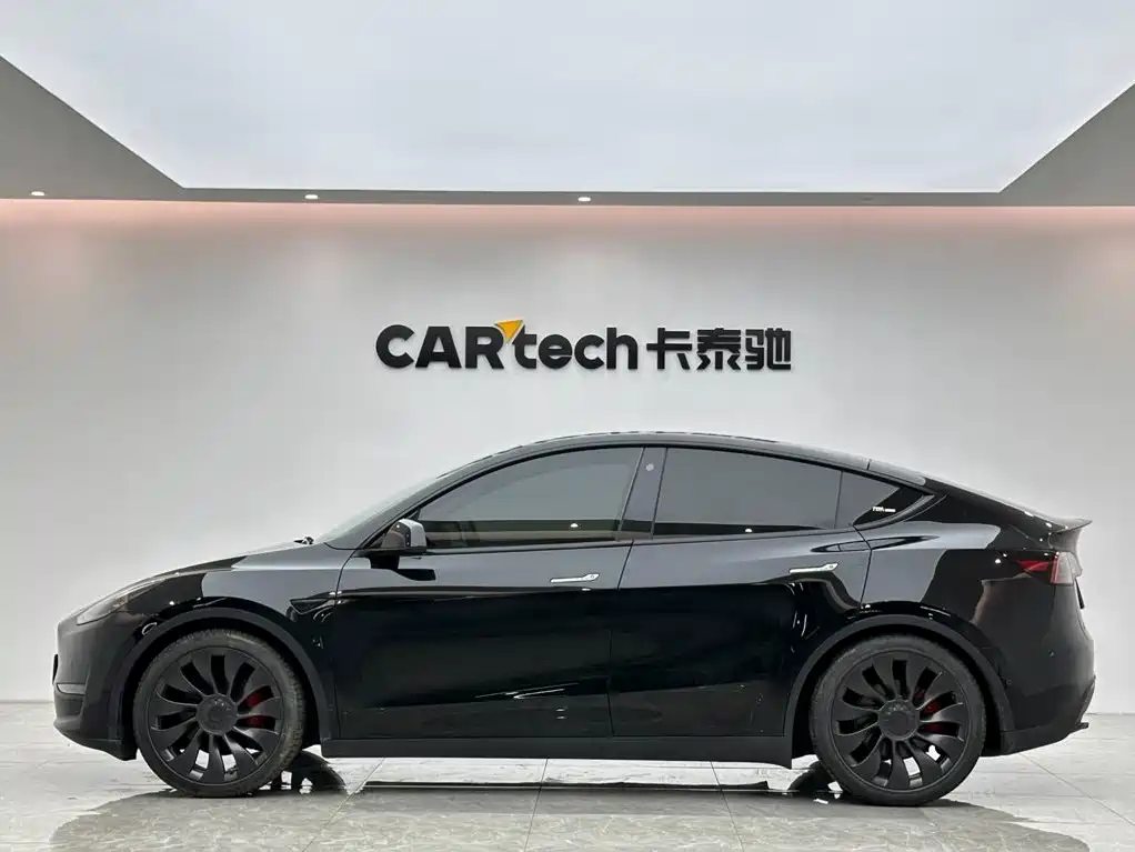 Tesla Model Y 2023 — фото 2