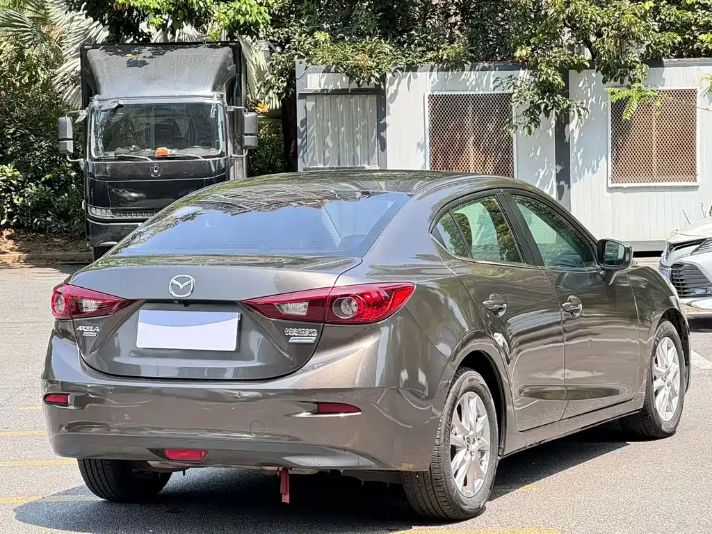 Mazda 3 Axela 2014 — фото 3