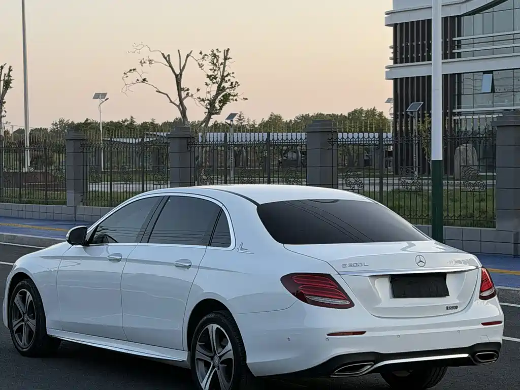 Mercedes-Benz E-Class 2016