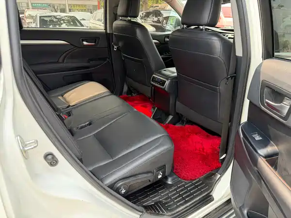 Toyota Highlander 2016