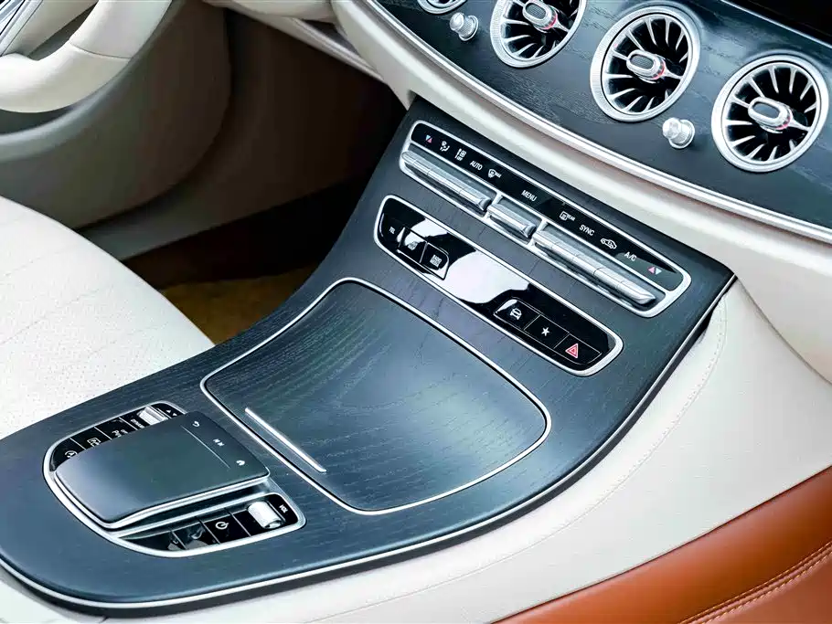 Mercedes-Benz E-Class 2023 — фото 20