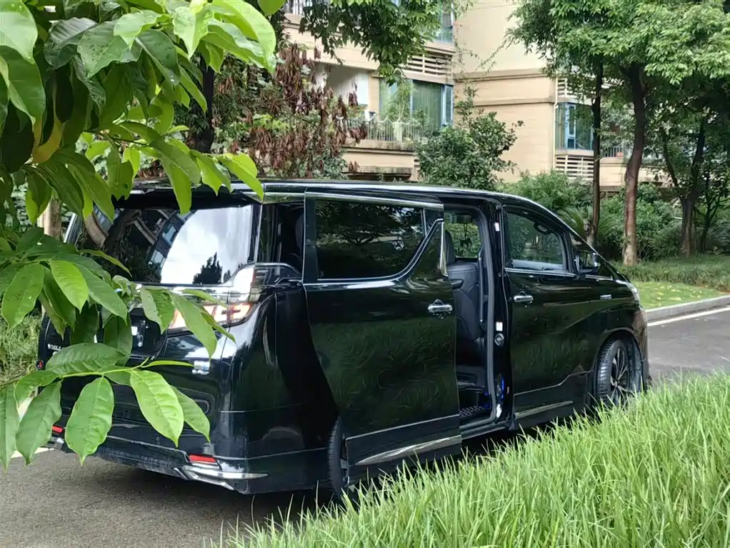 Toyota Vellfire 2020 — фото 12
