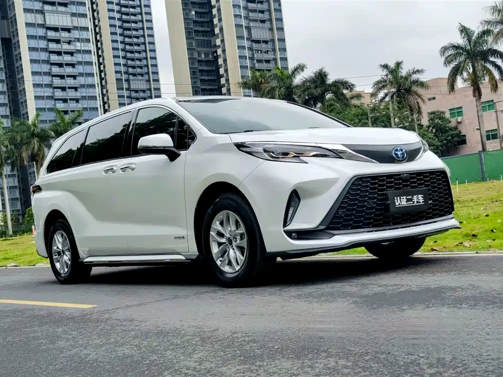 Toyota Granvia 2024