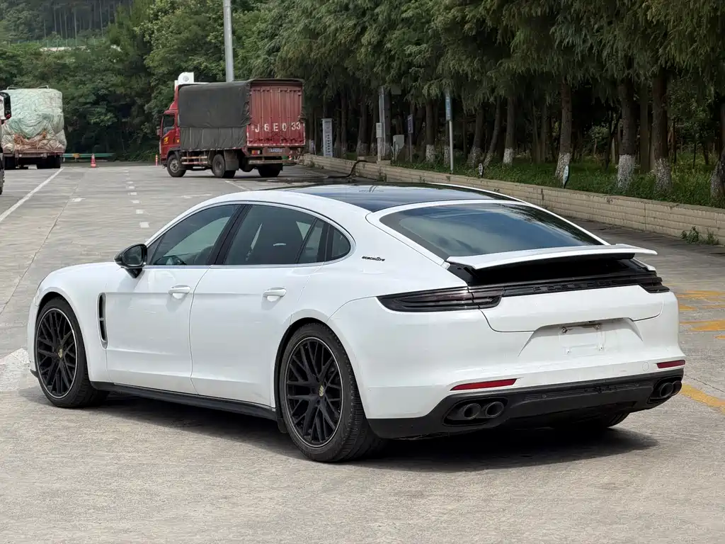 Porsche Panamera 2019