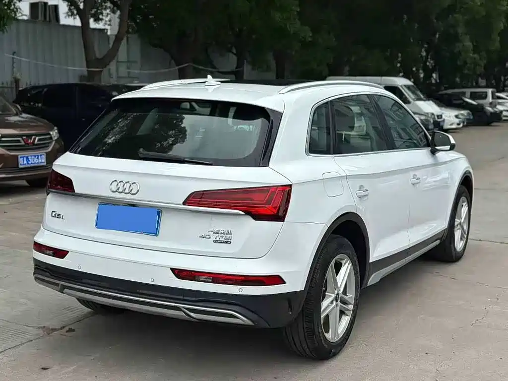 Audi Q5L 2022 — фото 7